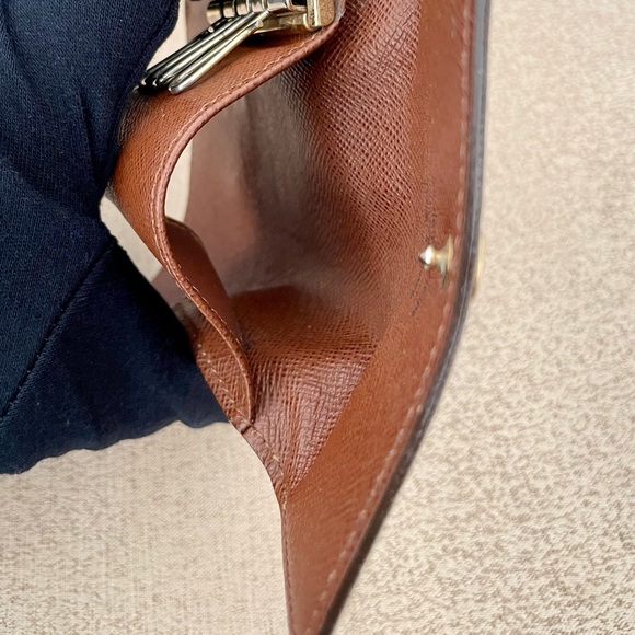 Authentic Louis Vuitton Monogram 4 Key Wallet Card Holder - Picture 15 of 16